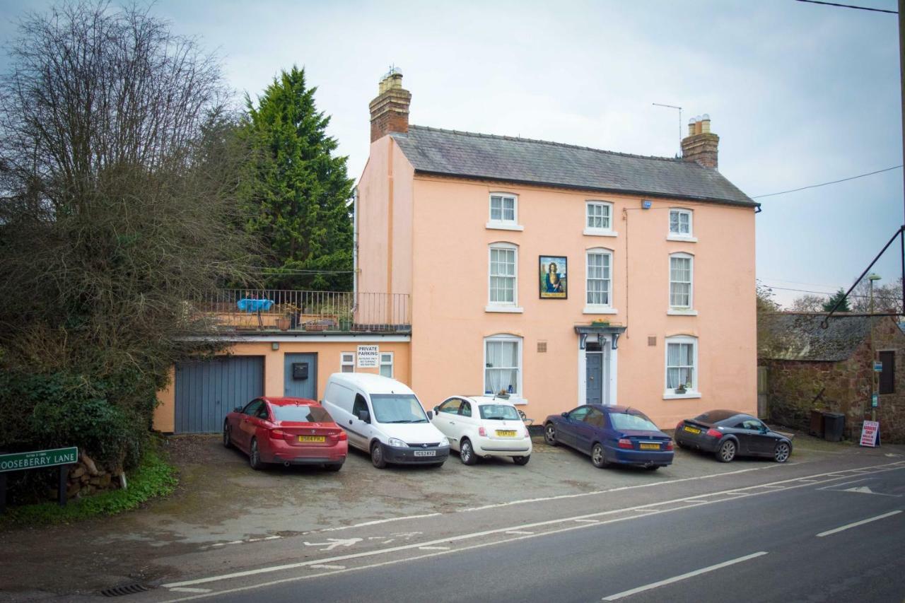The Benbow Inn At Ruyton-Xi-Towns エクステリア 写真
