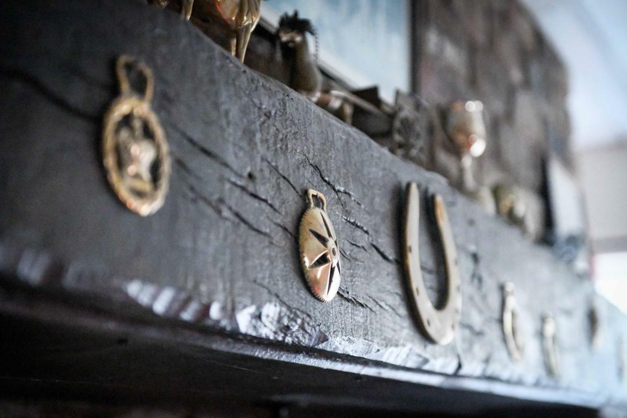 The Benbow Inn At Ruyton-Xi-Towns エクステリア 写真